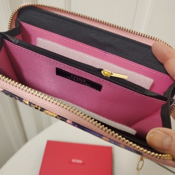 NWT Trina Turk Floral Zip close Accordian Wallet - Picture 5 of 7